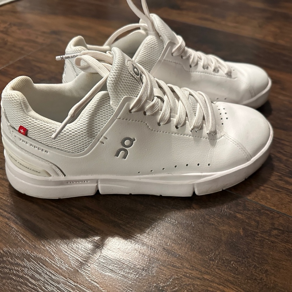 On Cloud The Roger - All White